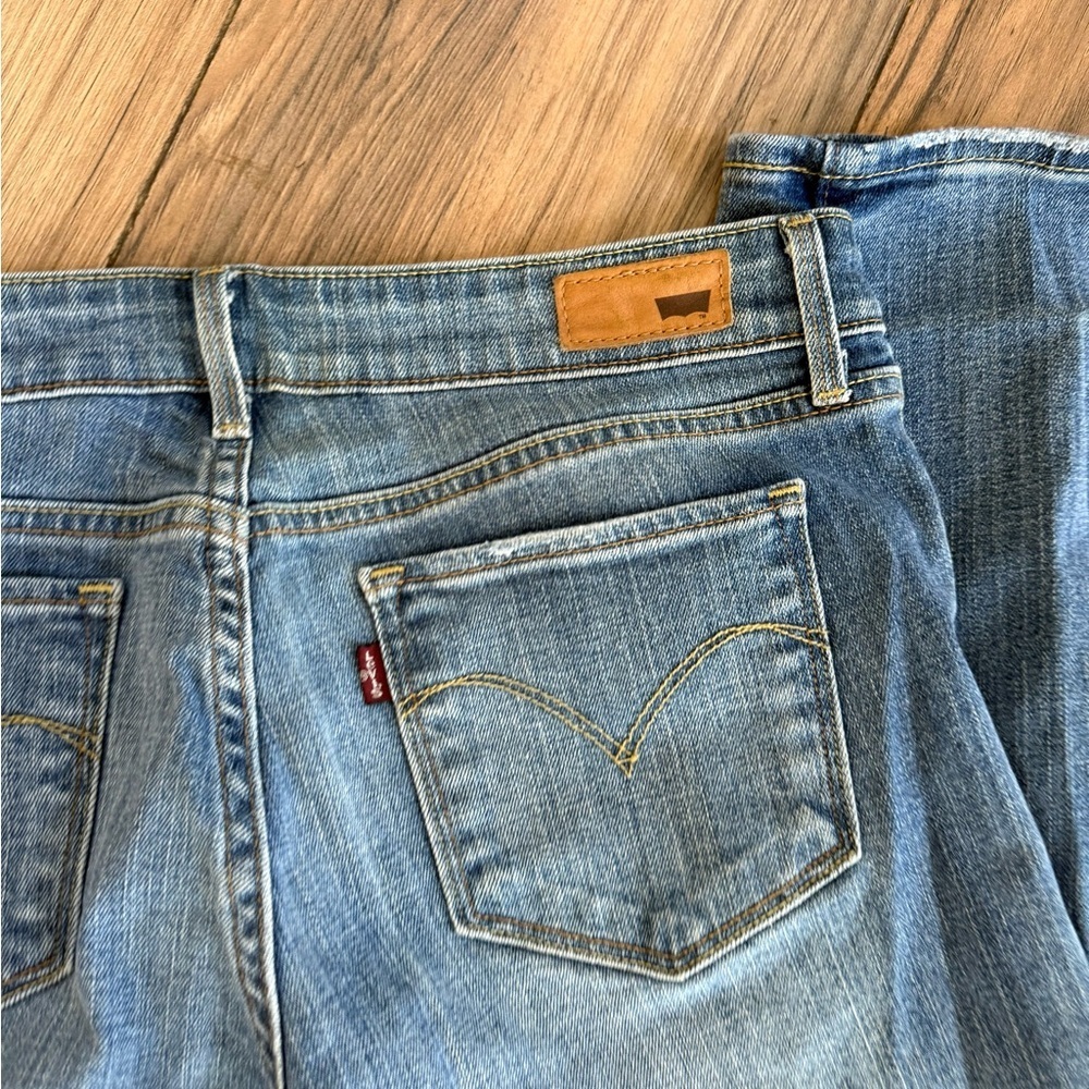 Classic Levi’s Demi Curve Skinny Jeans! EUC - Picture 4 of 4
